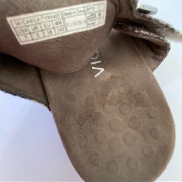 Vionic Camila Flat Leather Snake Silver Sandal size 7 - Picture 6 of 8